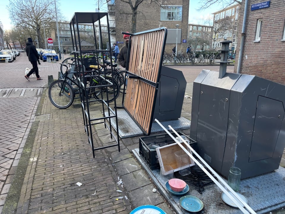 Some plates n bowls in the box