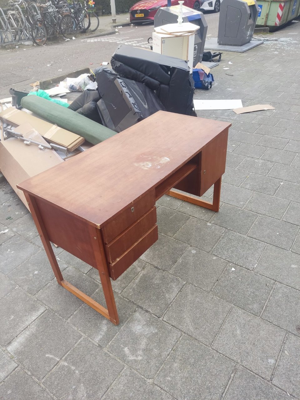 Vintage desk in good condition