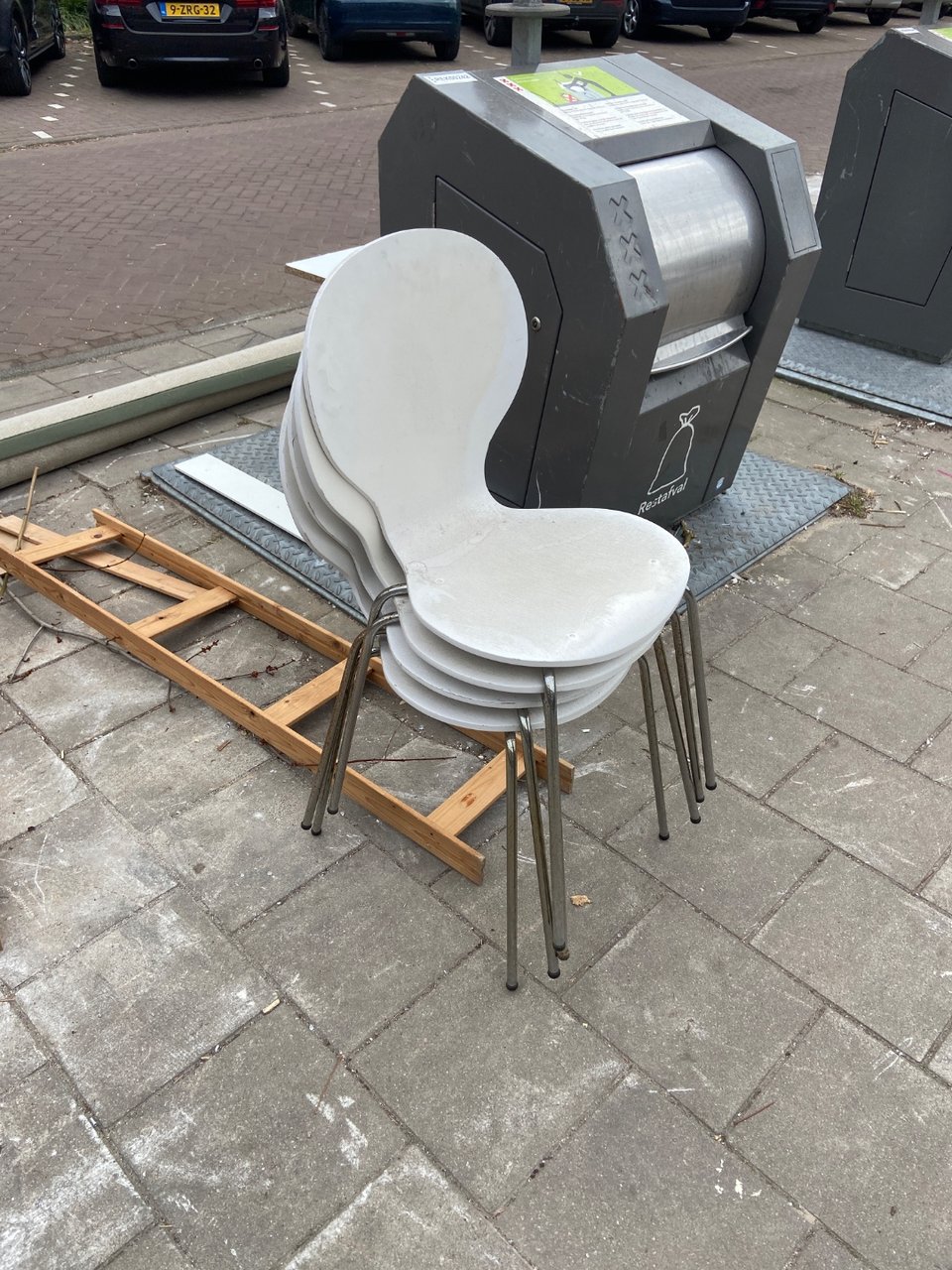 4x IKEA stoel, beetje TLC nodig.