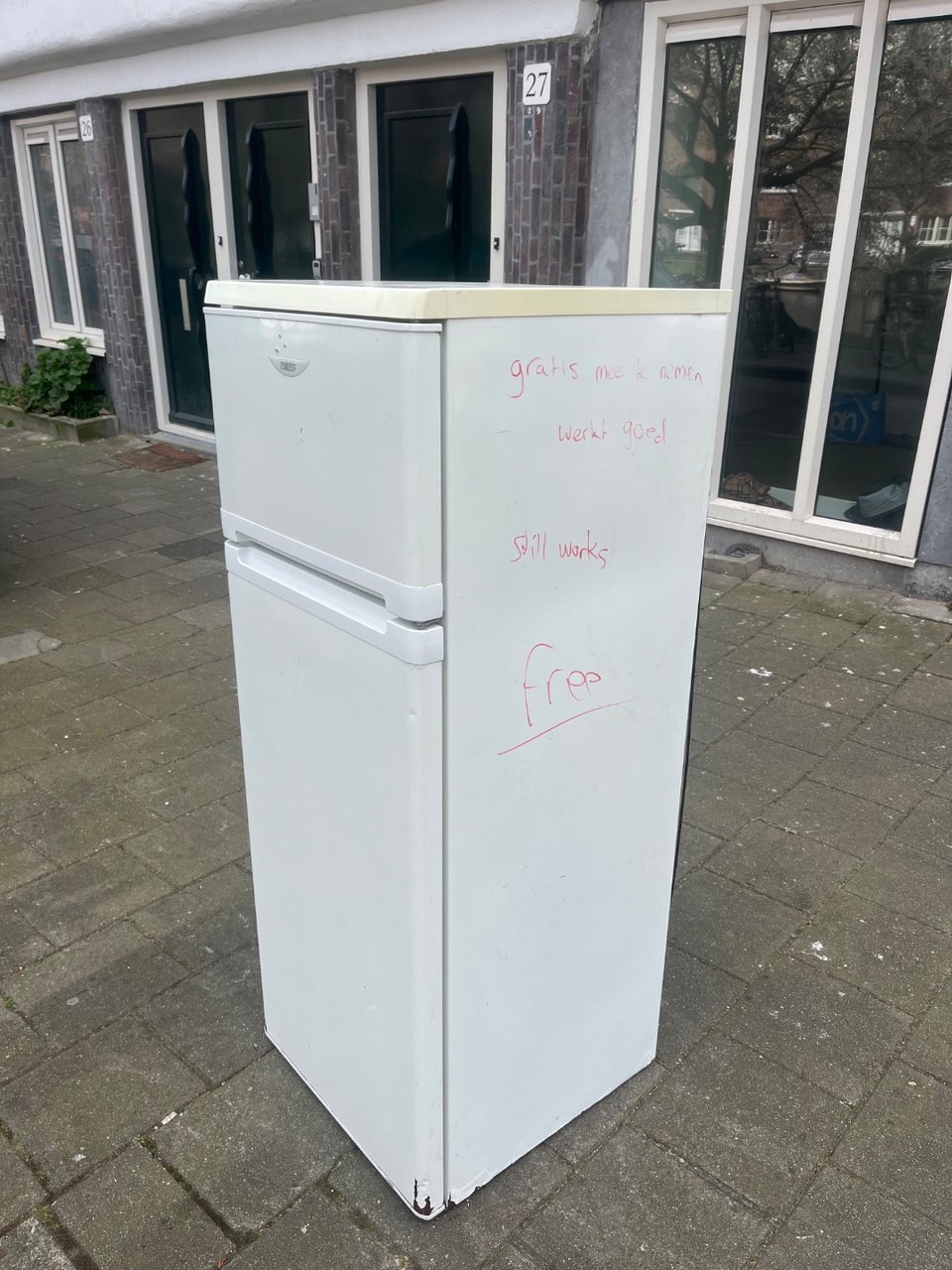 Koelkast, schijnt nog te werken