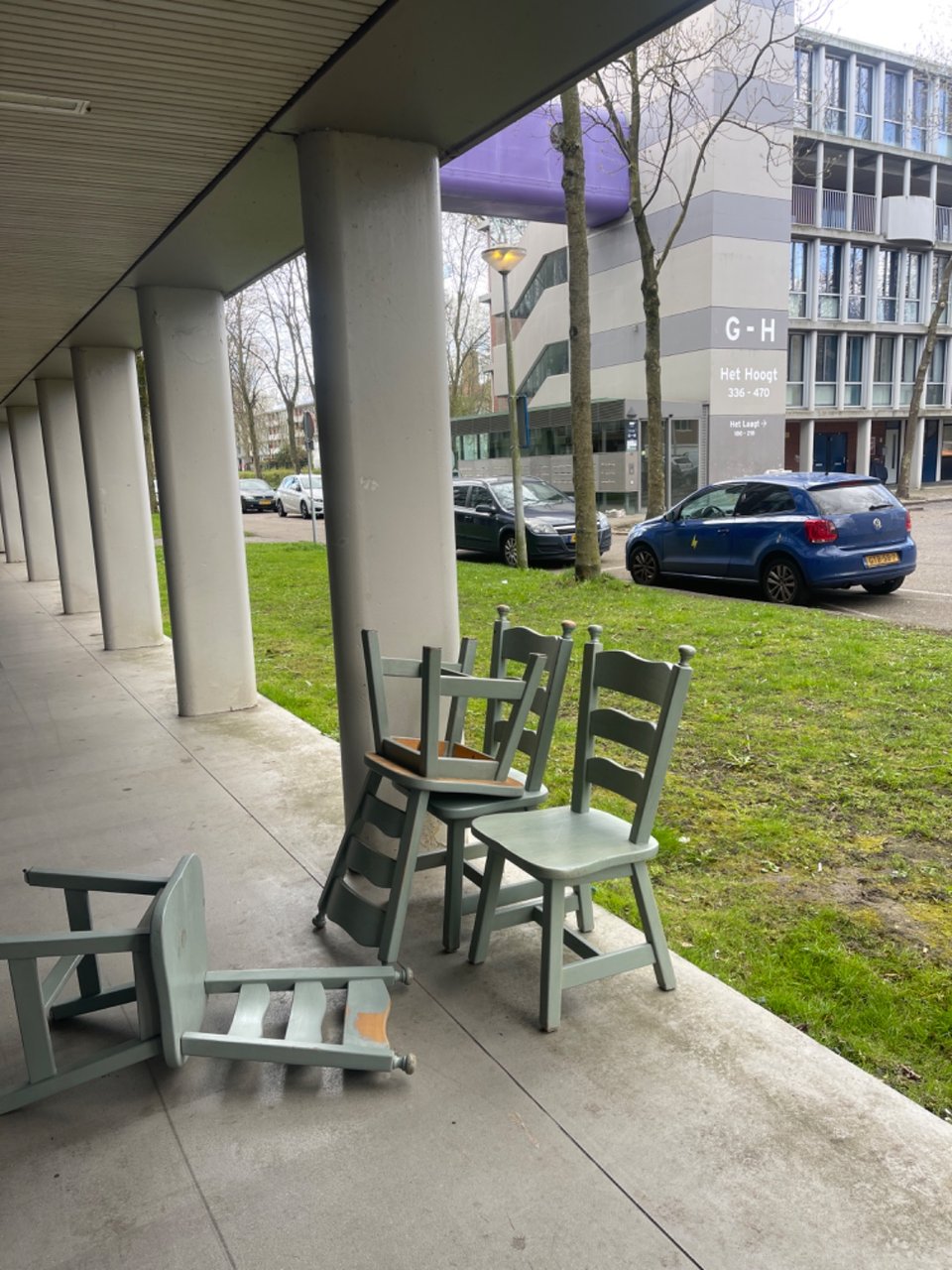 Sturdy oak chairs looking for pickup