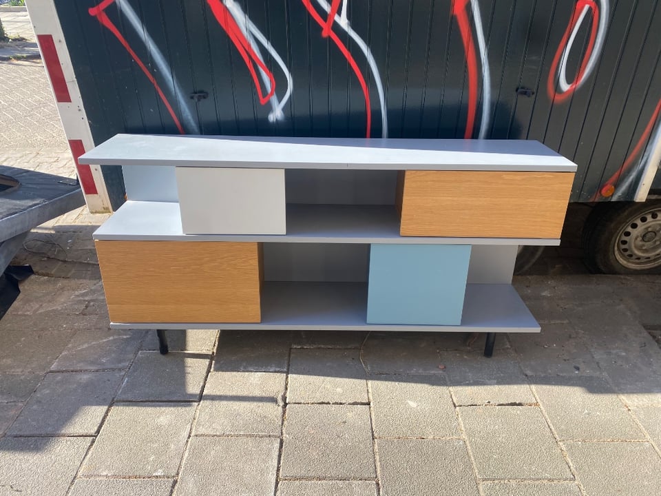 Nice kastje / dressoir / wall kabinet