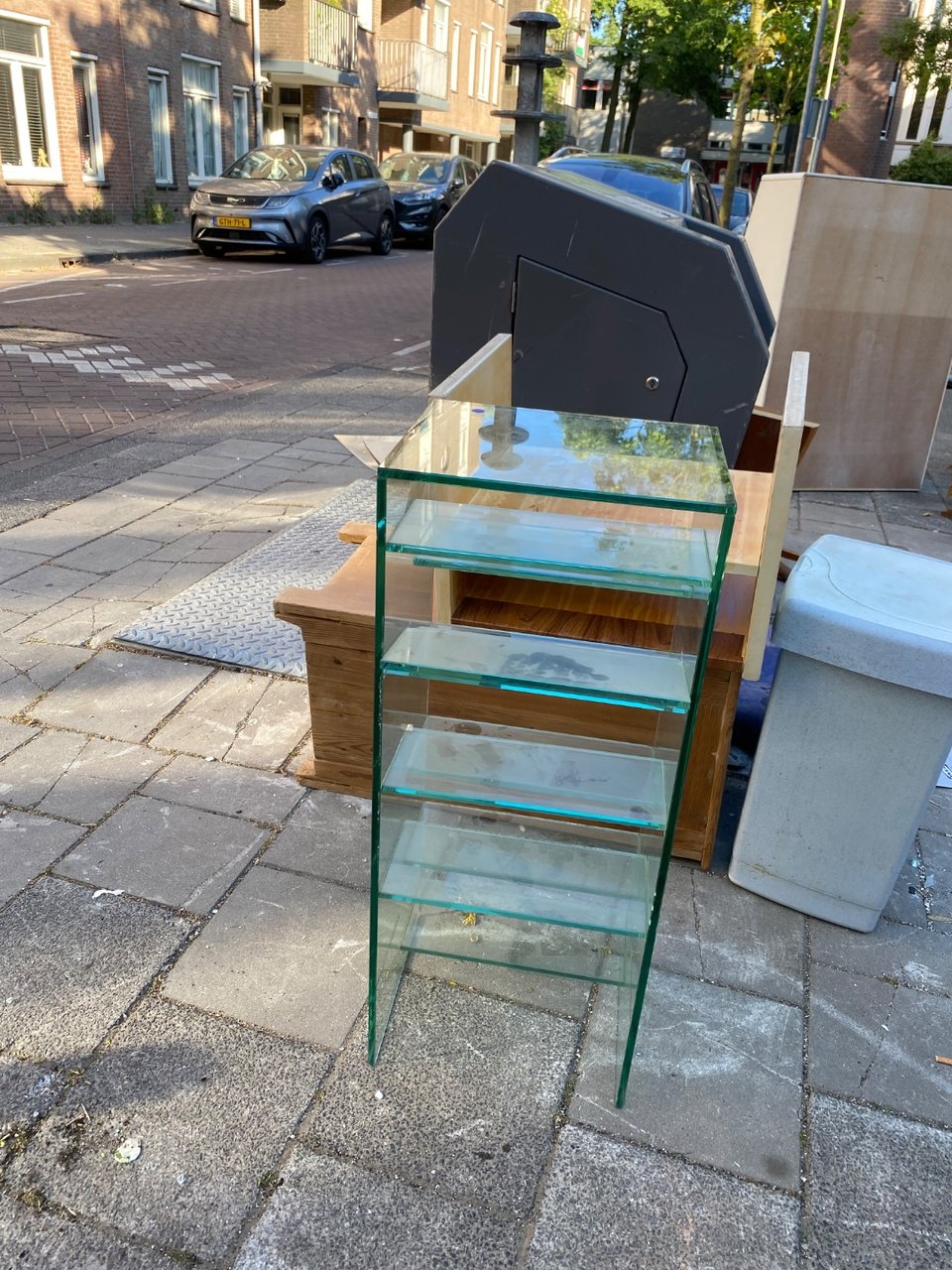 Mooi glazen meubel, secretaire, stoel