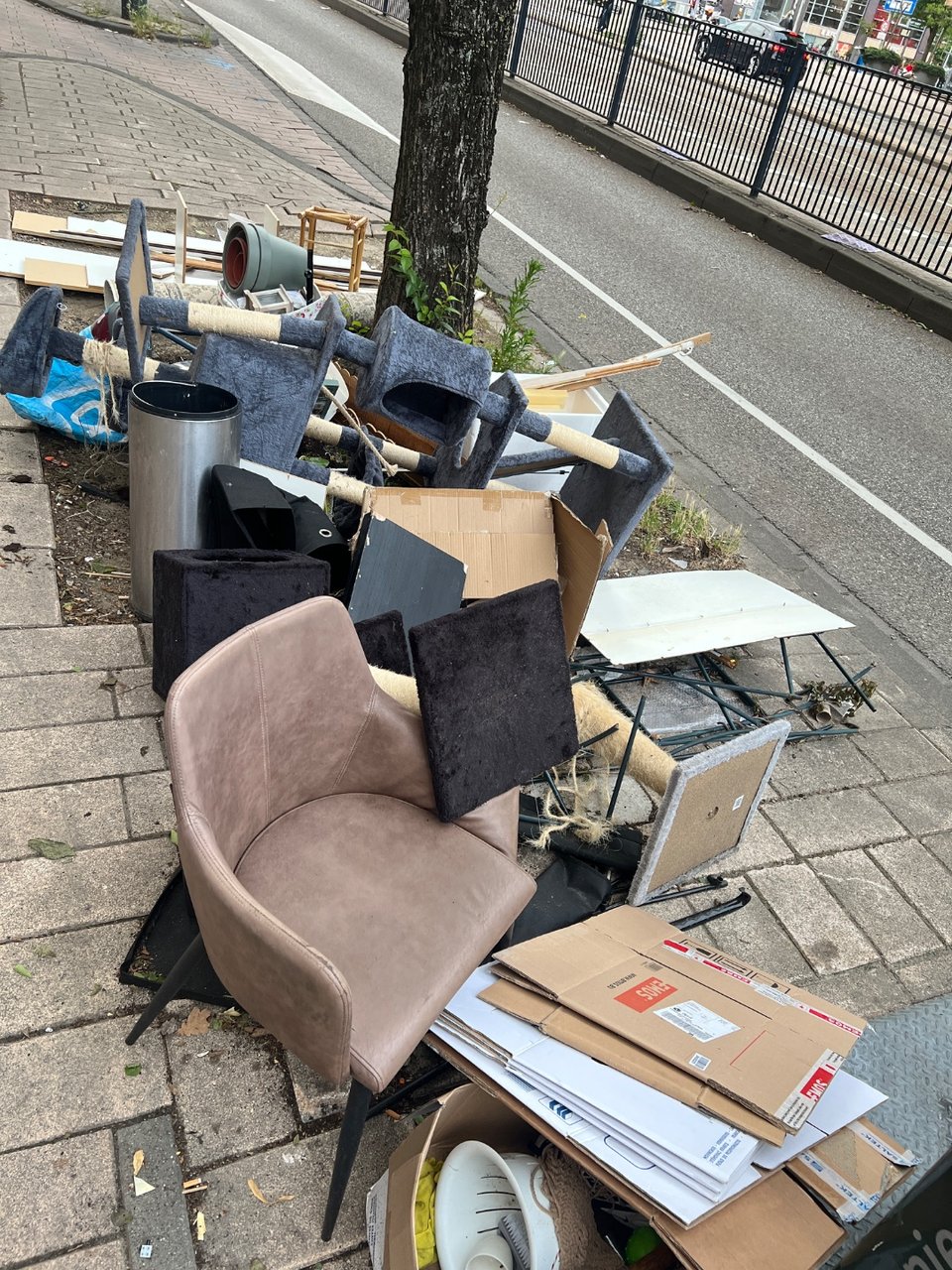 cat tree house + a bunch of cat stuff, chair looks in great condition