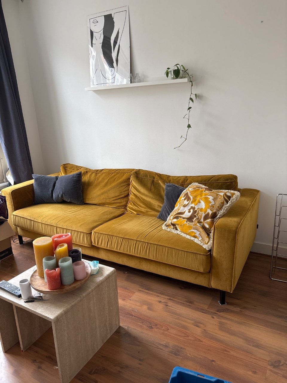 Kuipersstraat 63-II

Yellow velvet coach ✨