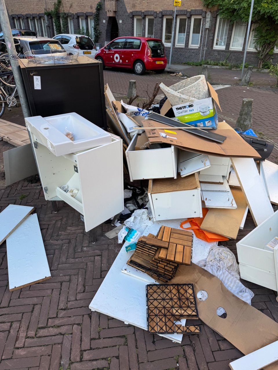 Several wardrobes, balcony wood tiles and a washbasin in good condition.