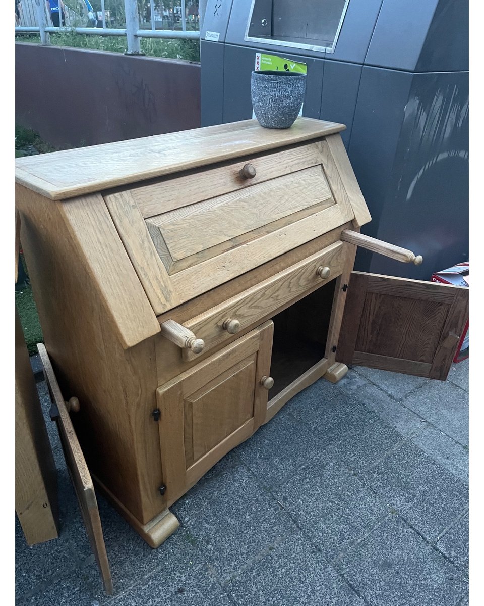 cute little frumpy-looking writing desk cabinet that is too heavy to bike home with ;^((((