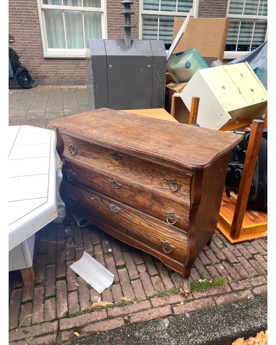 Antieke kast + tafel (en meer)