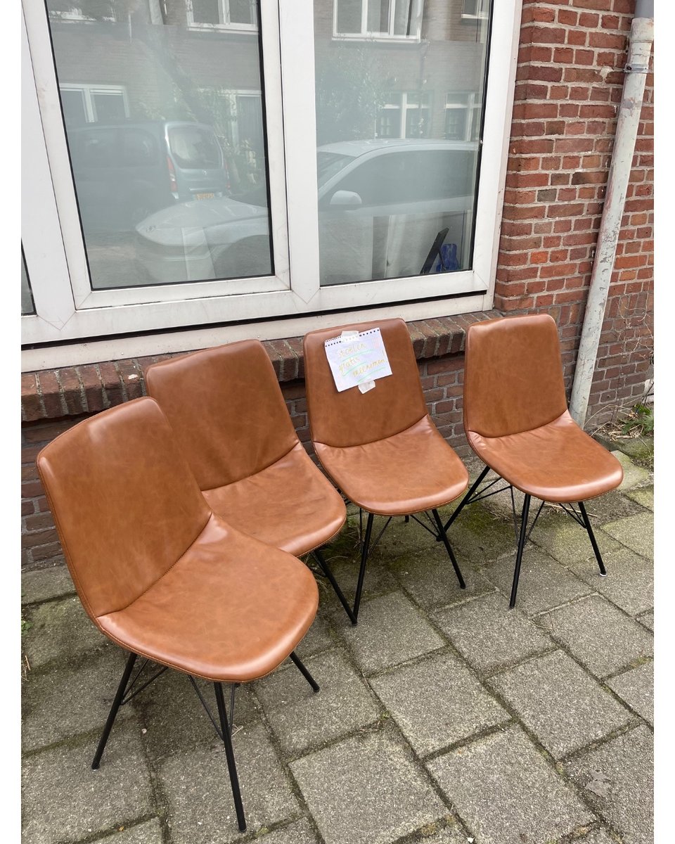 Vier nepleren stoelen