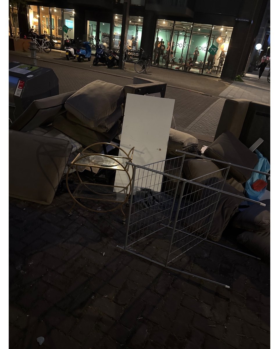 Golden bar cart. In good condition!