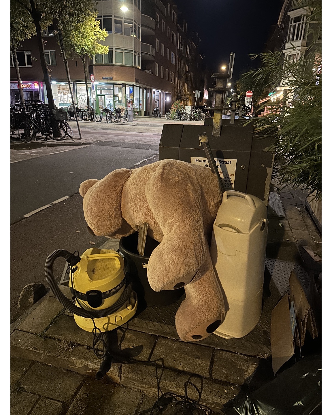 Big teddy bear. Diaper genie. Working construction vacuumcleaner & ikea babychair