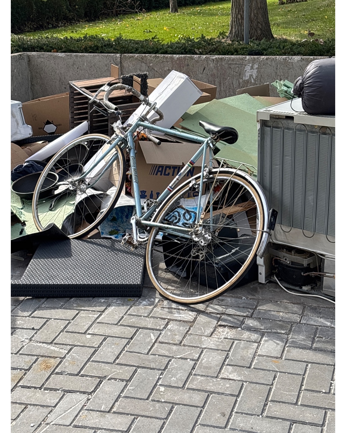 Nice old light blue race bike van Lucien Michard