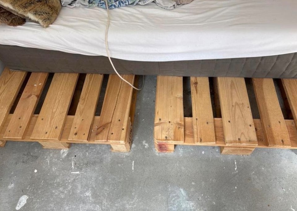 4 pallets, used and slightly damaged couch, table.