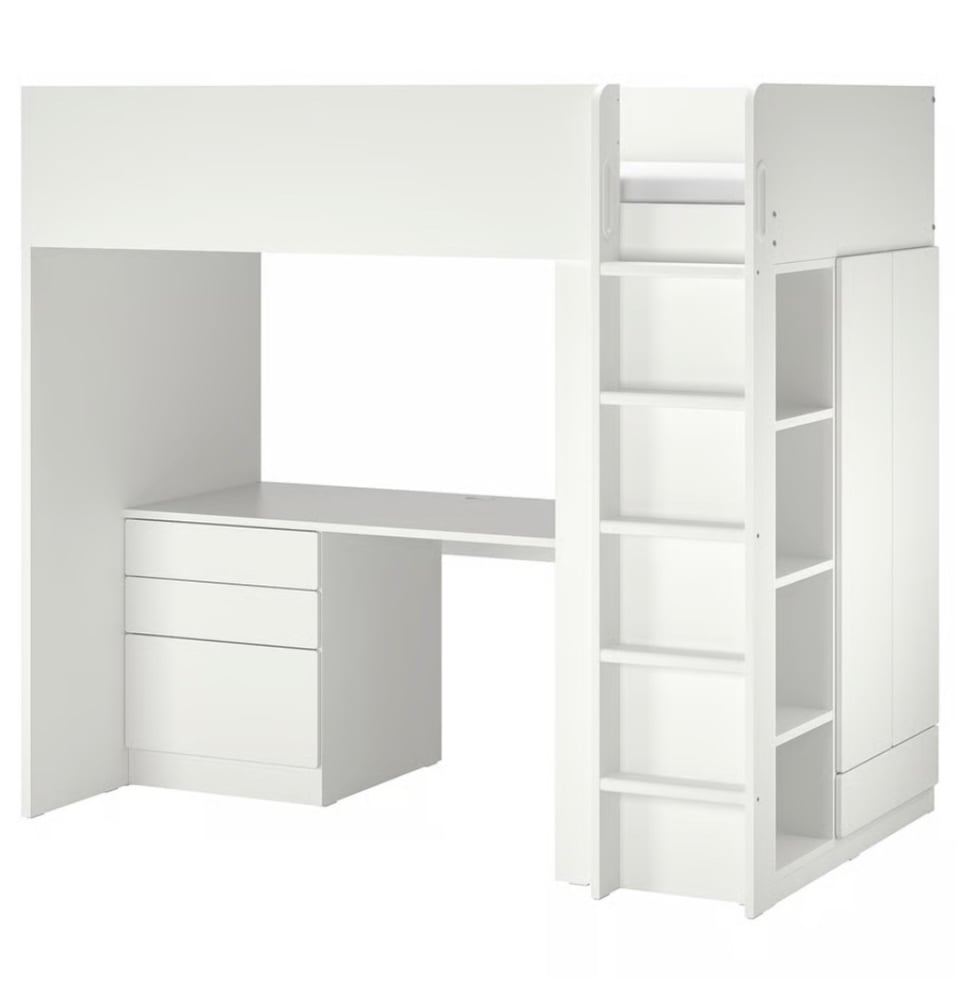 Hoogslaper met bureau en kast IKEA Smastad, af te halen dit weekend