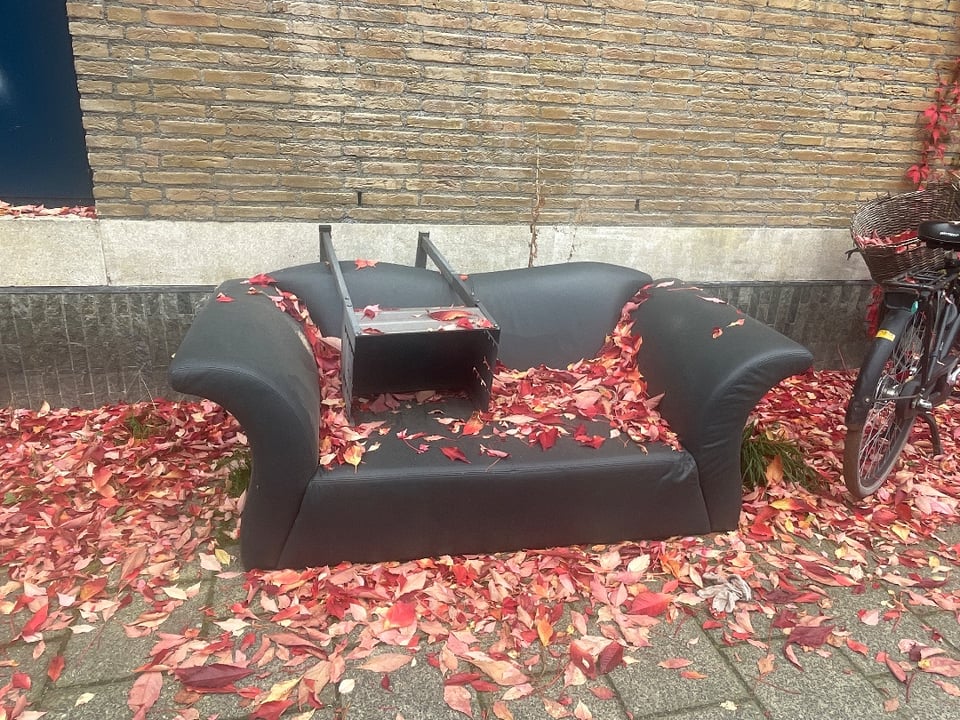 Superleuk retro (leren?) bankje!