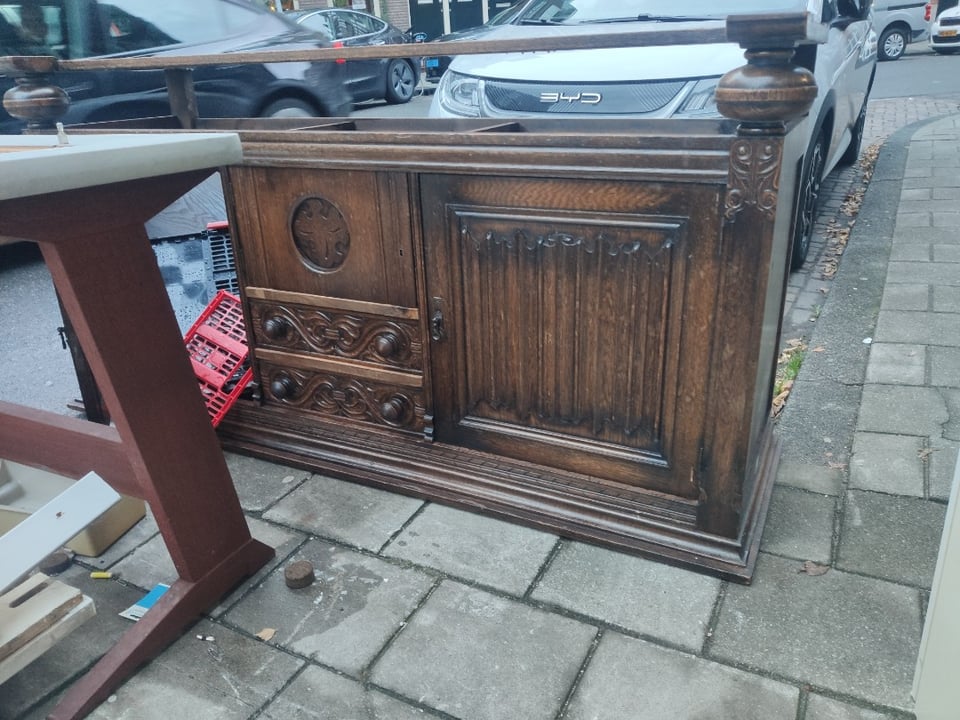 Very good looking old dressoir, seems complete but has been rained on today