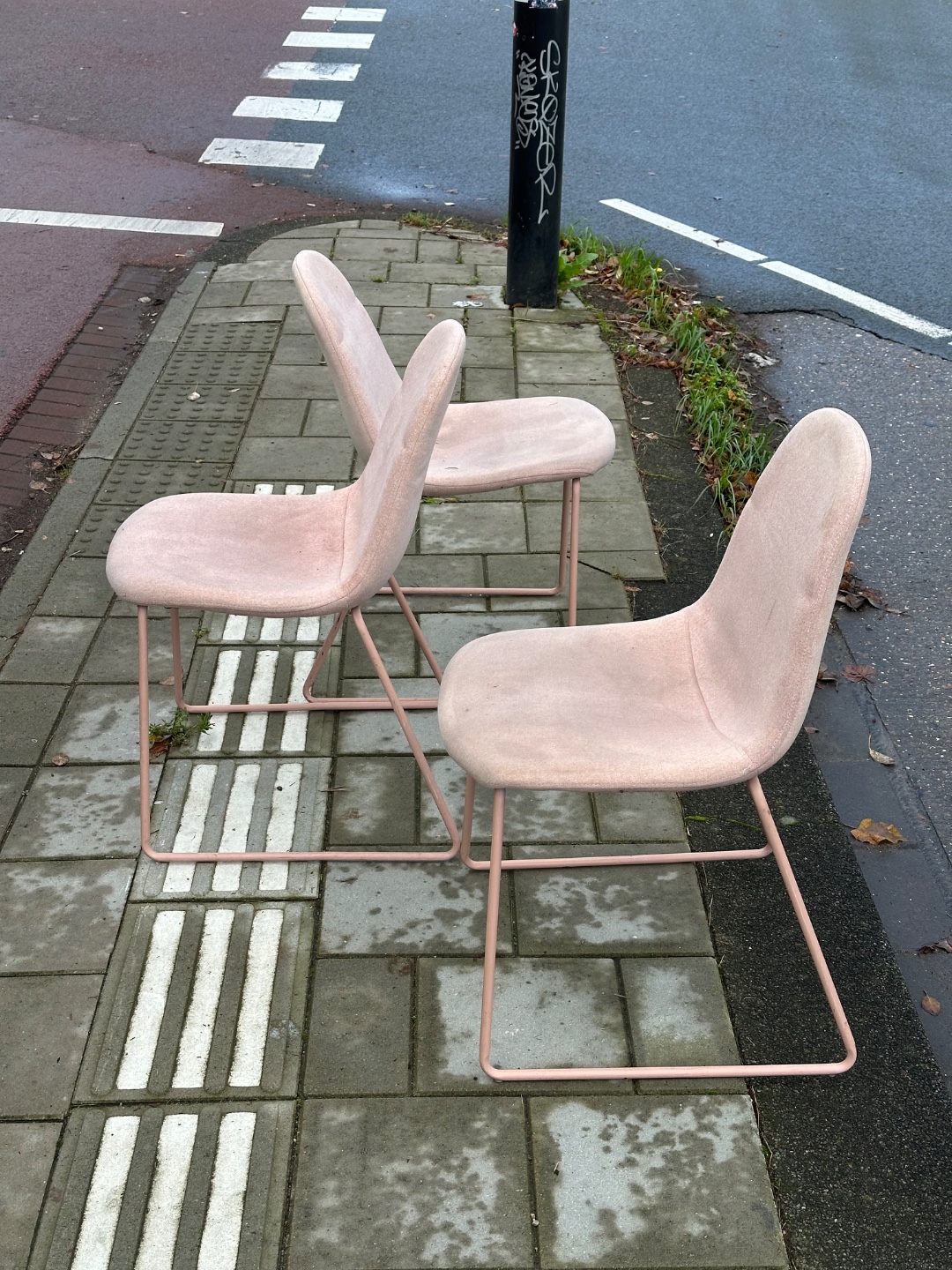 Looks a little bit dirty, but otherwise in good condition.