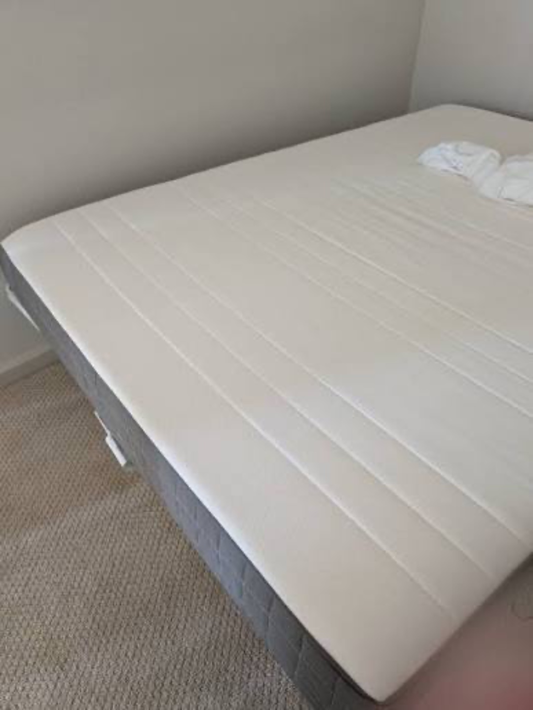 IKEA Morgedal mattress 160x200
Cover to be washed. 
Pickup 23 October from 10am-7pm. Otherwise from the street.