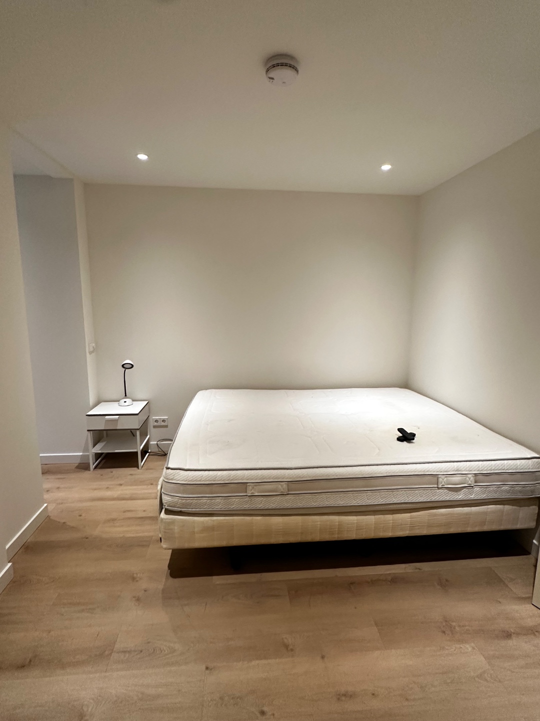 King size (200 x 210) bed for free pick up!