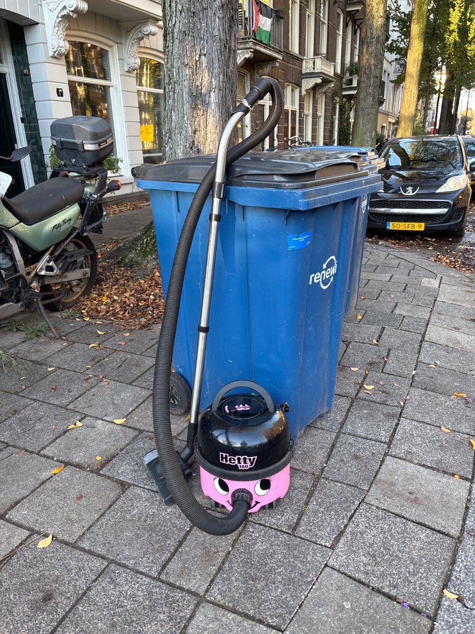 Still working vaccuming machine