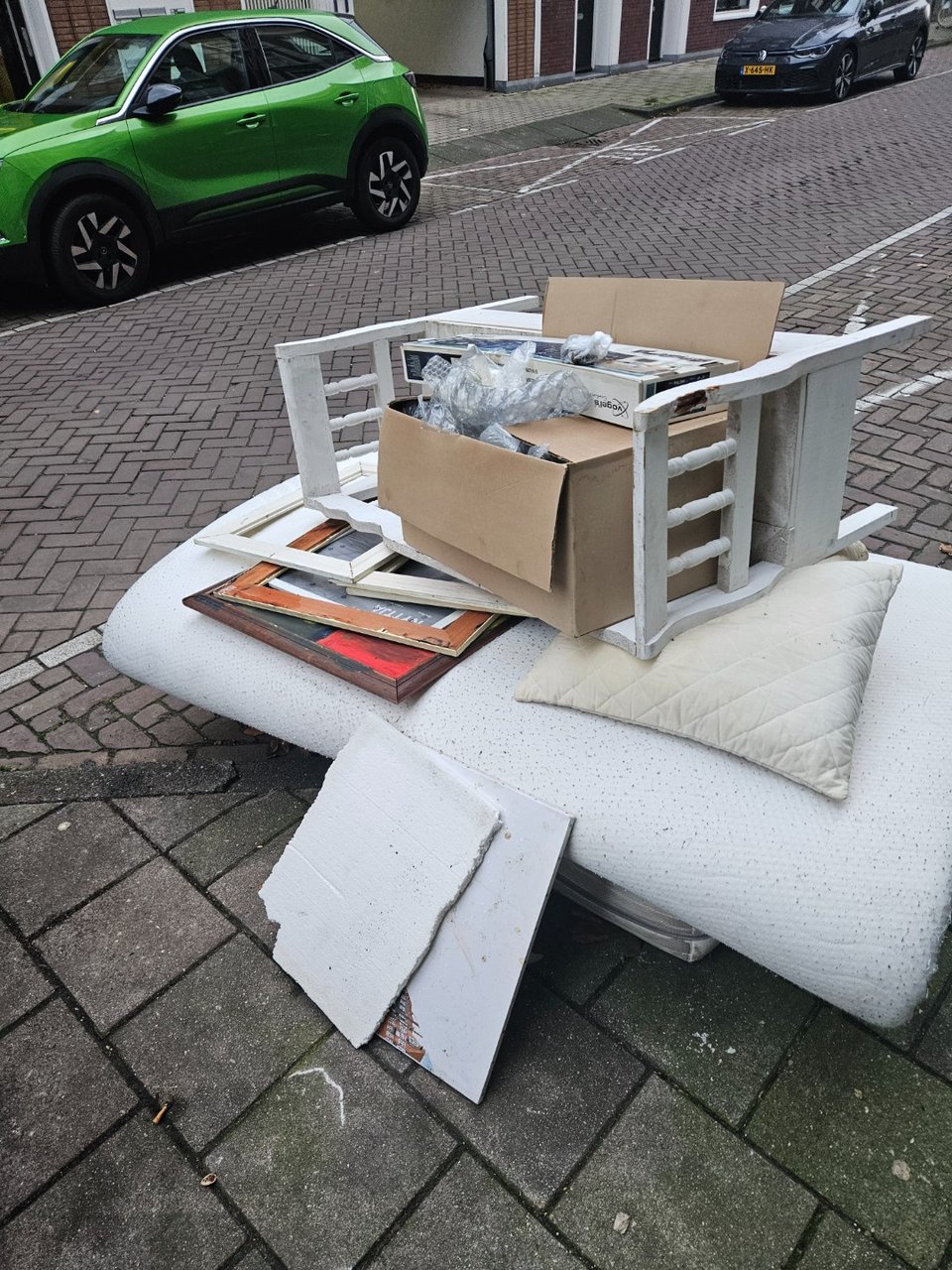 Cute small (kids) bench and some big frames