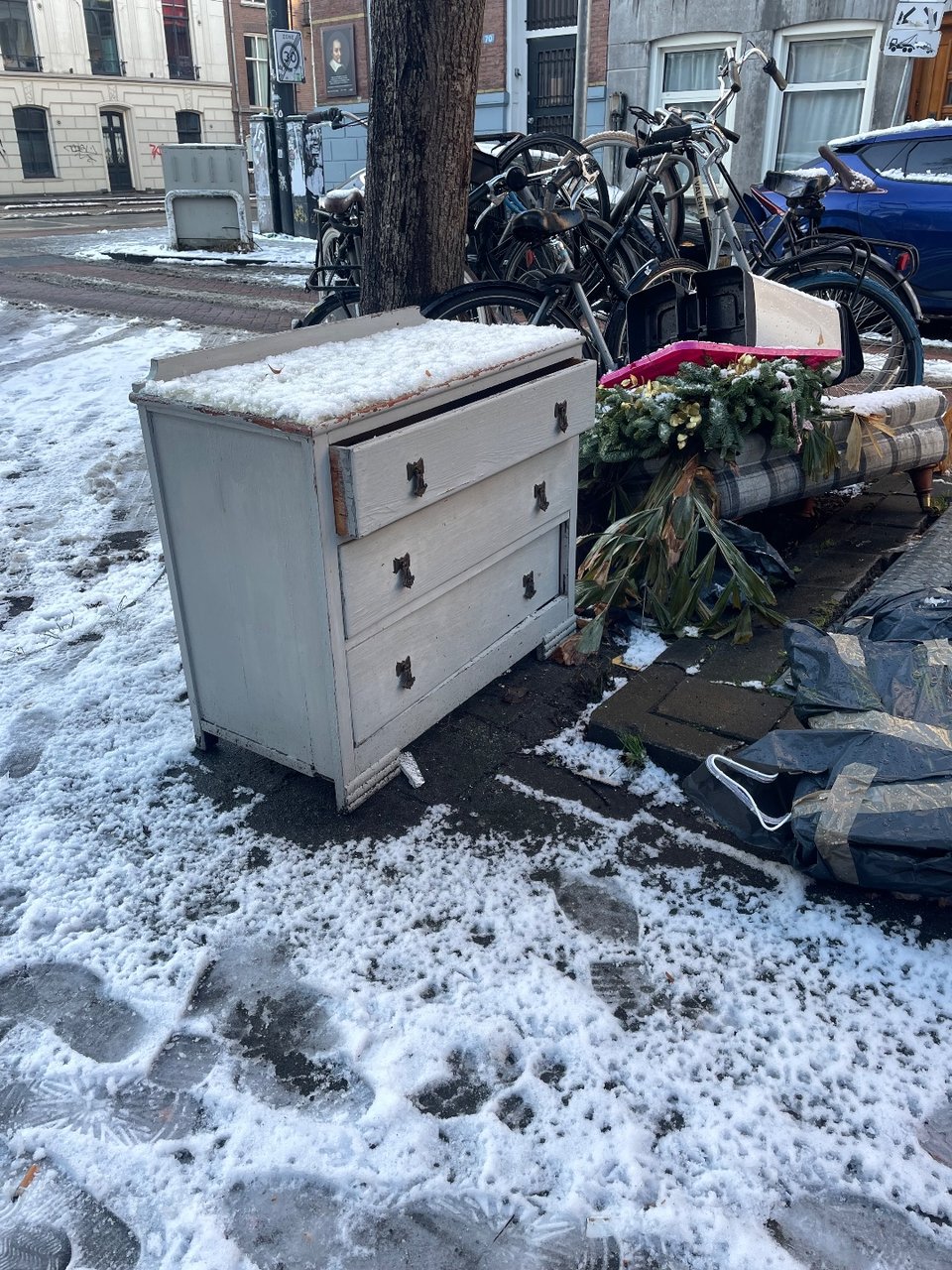 Cute little cabinet with beautiful copper details