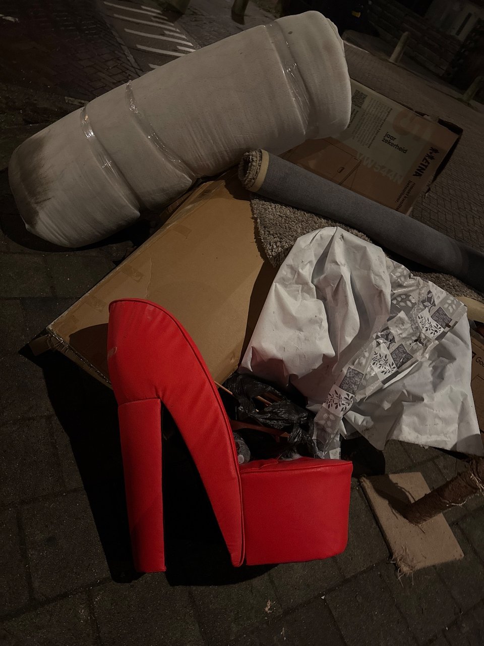 High heel chair, with damage though