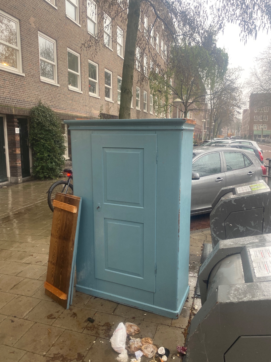 Stunning wardrobe, hope someone can come to pick it up