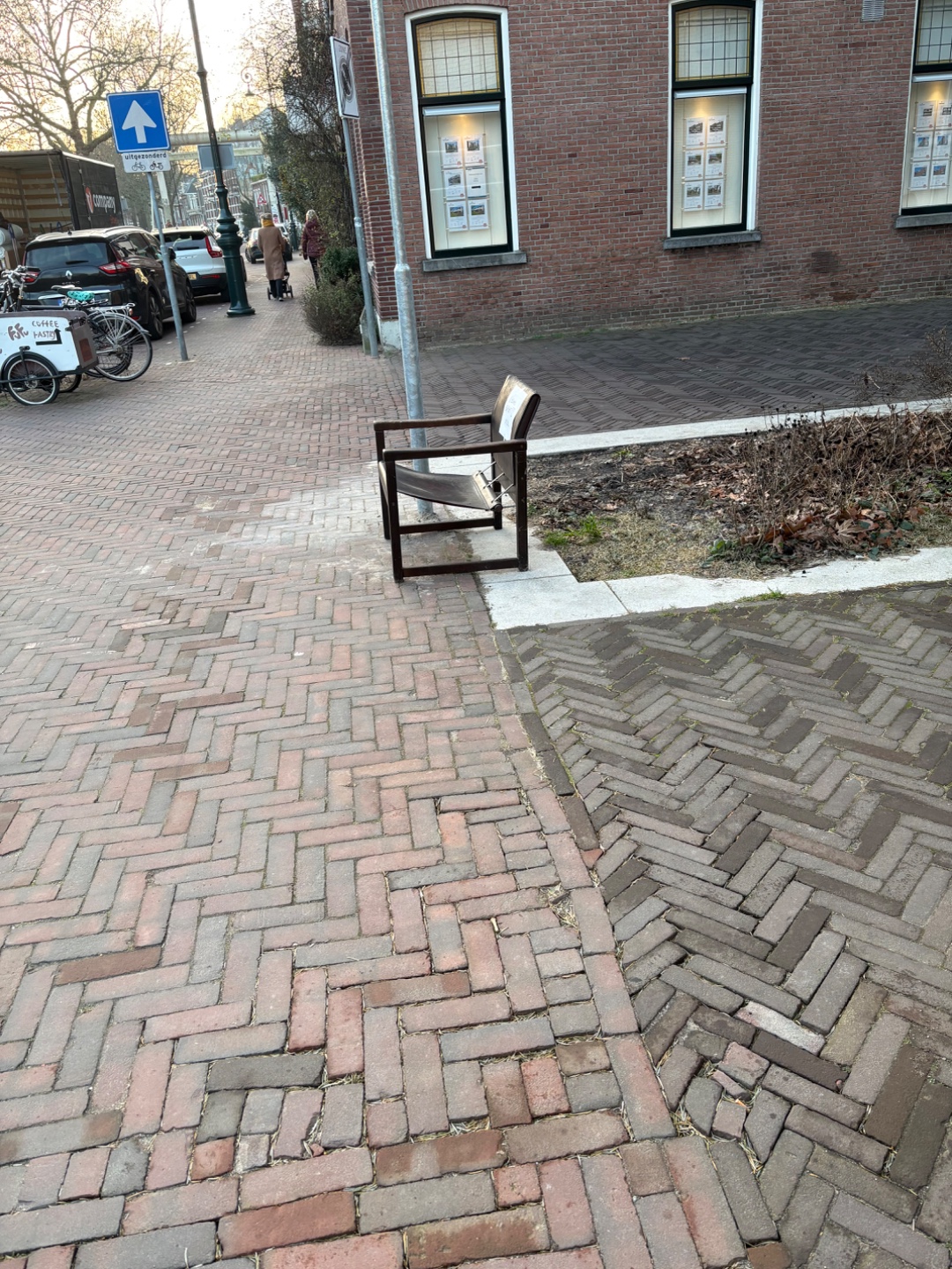 Arm chair (possibly vintage Karin mobtin safari chair)