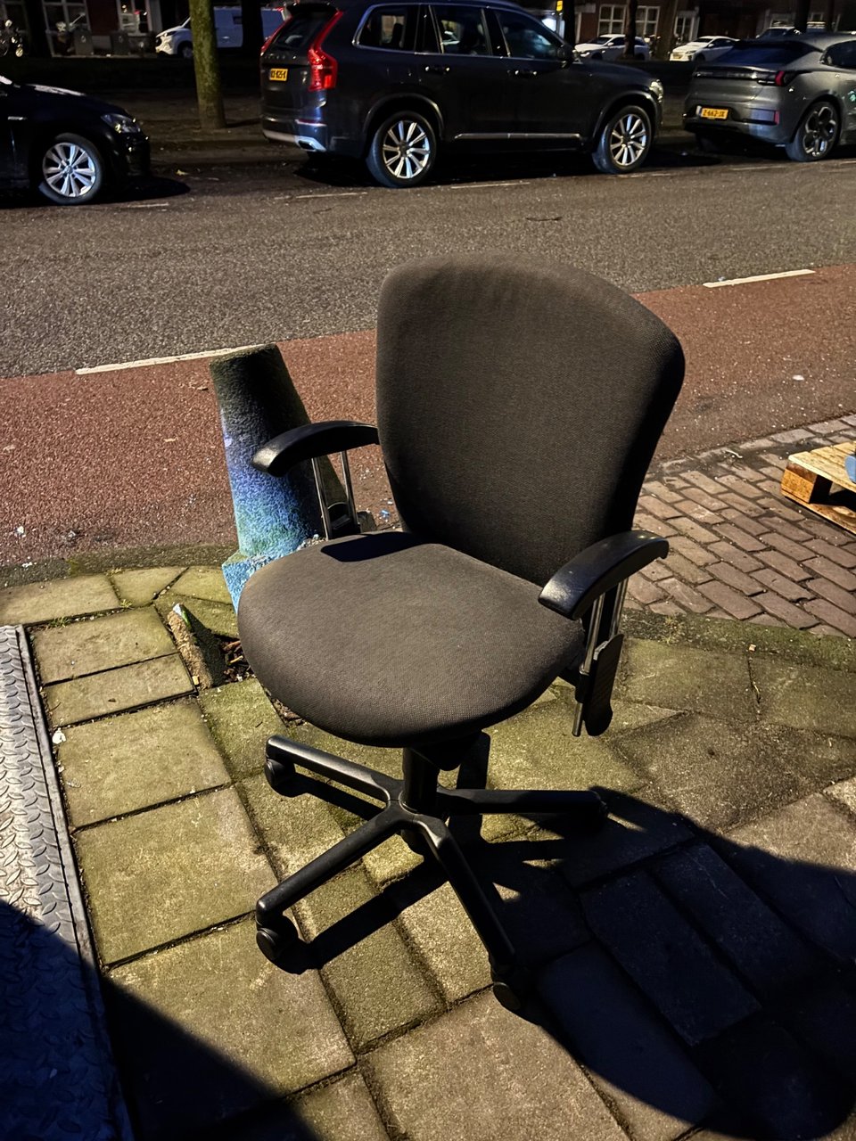 Bureaustoel op te halen