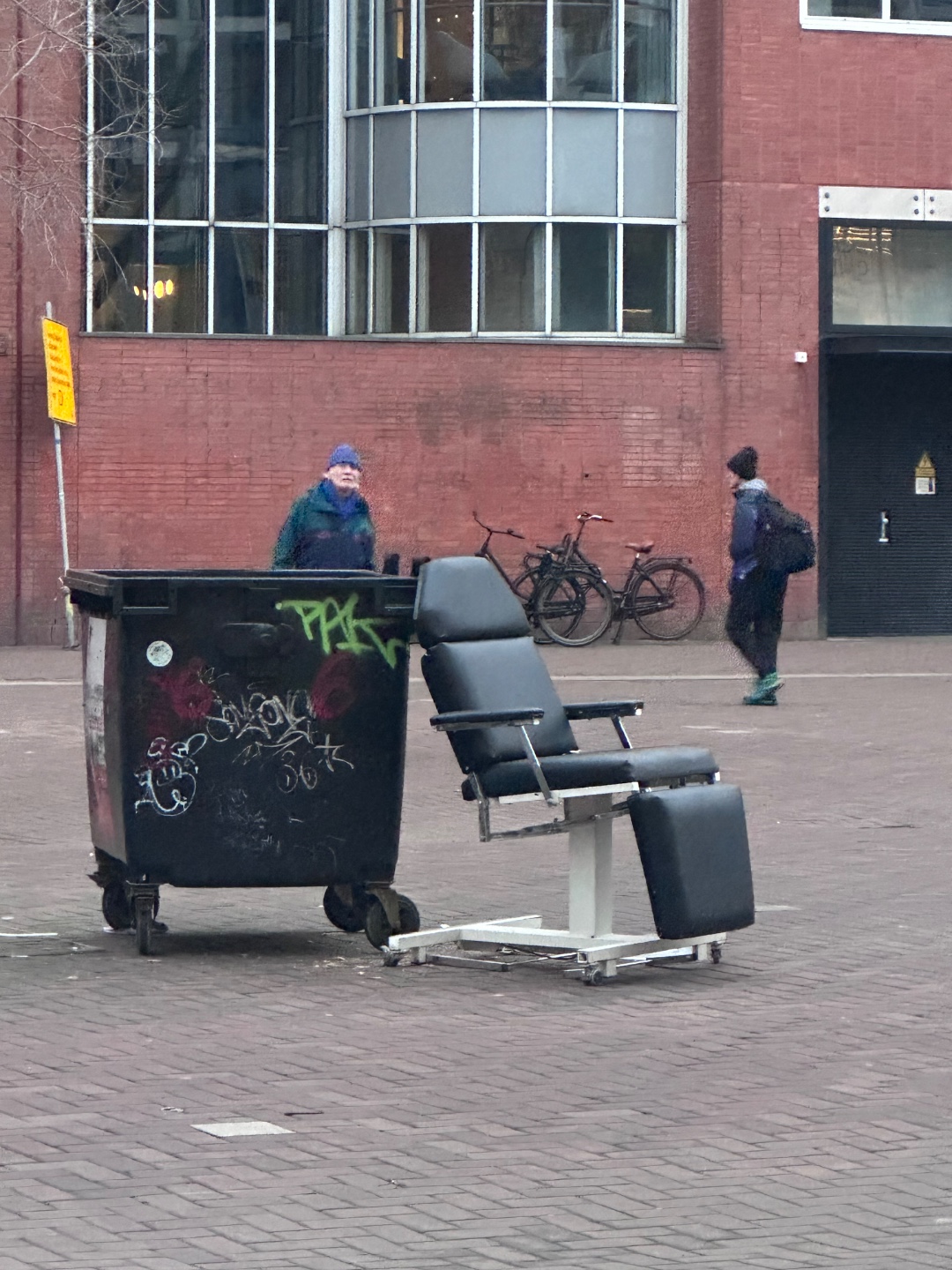 Dentist or hairdresser chair?! 😂
