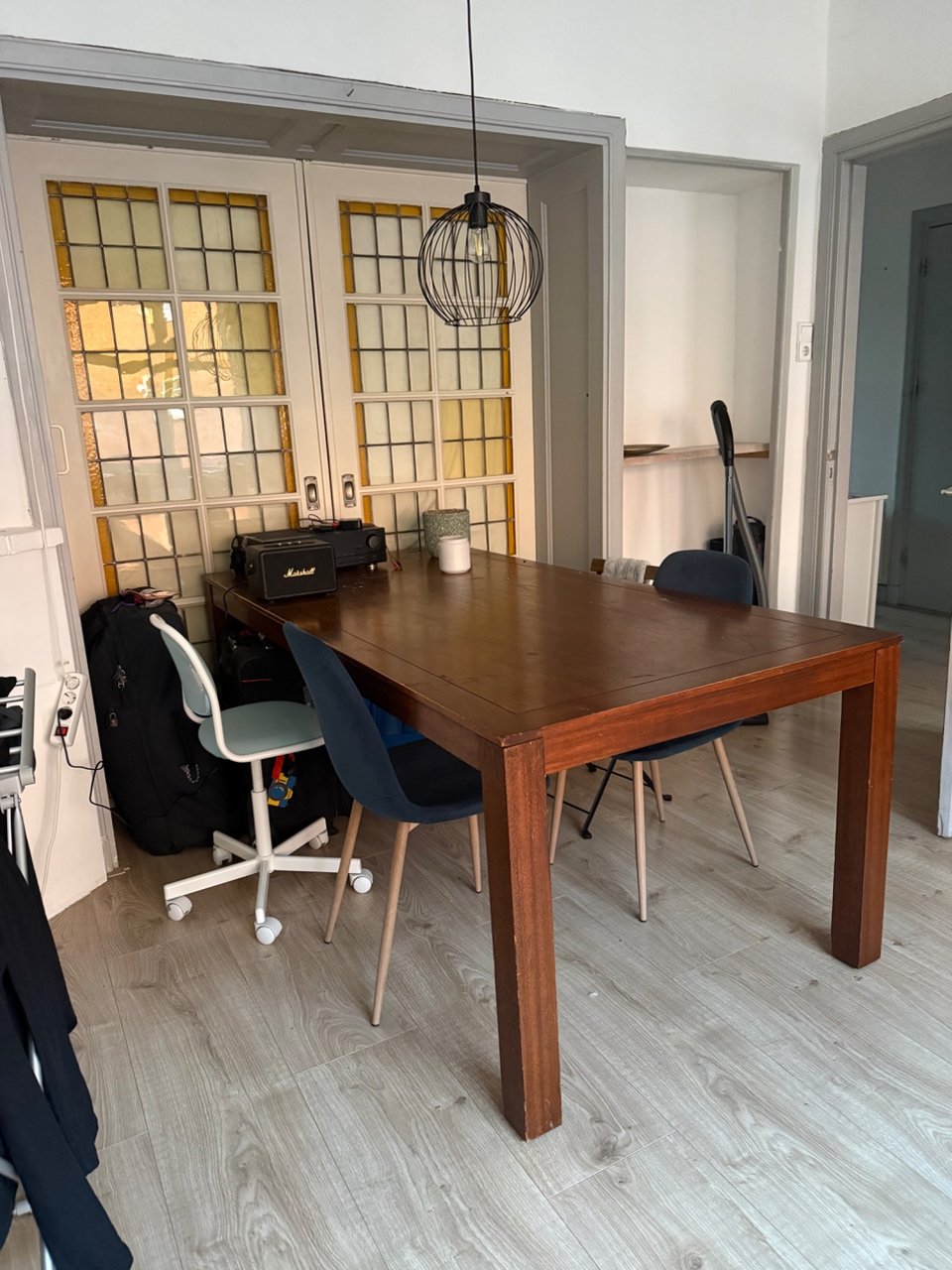 Big dining table 100x200. Must be gone by the end of Friday