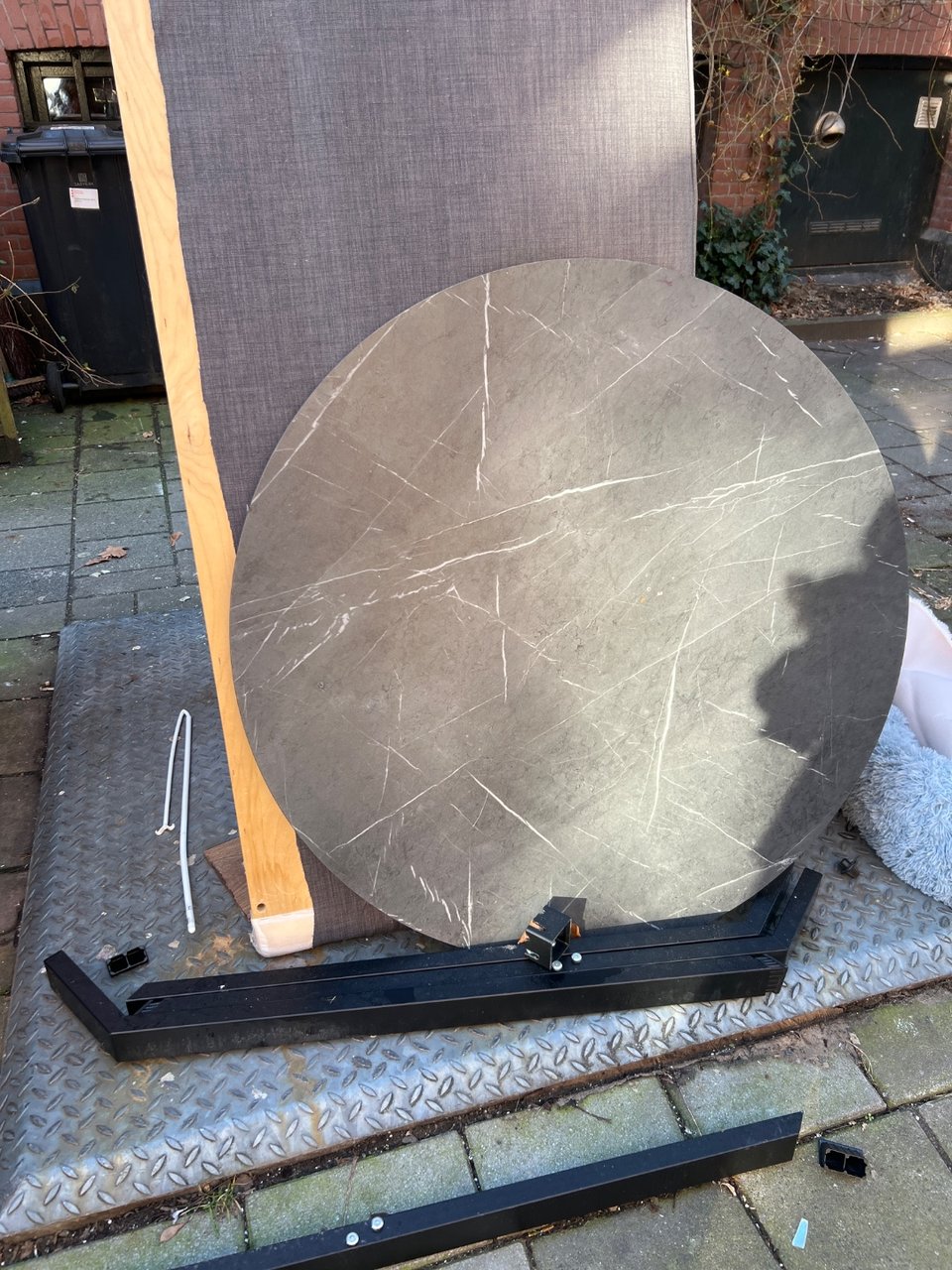 Nice dining table top 100-120