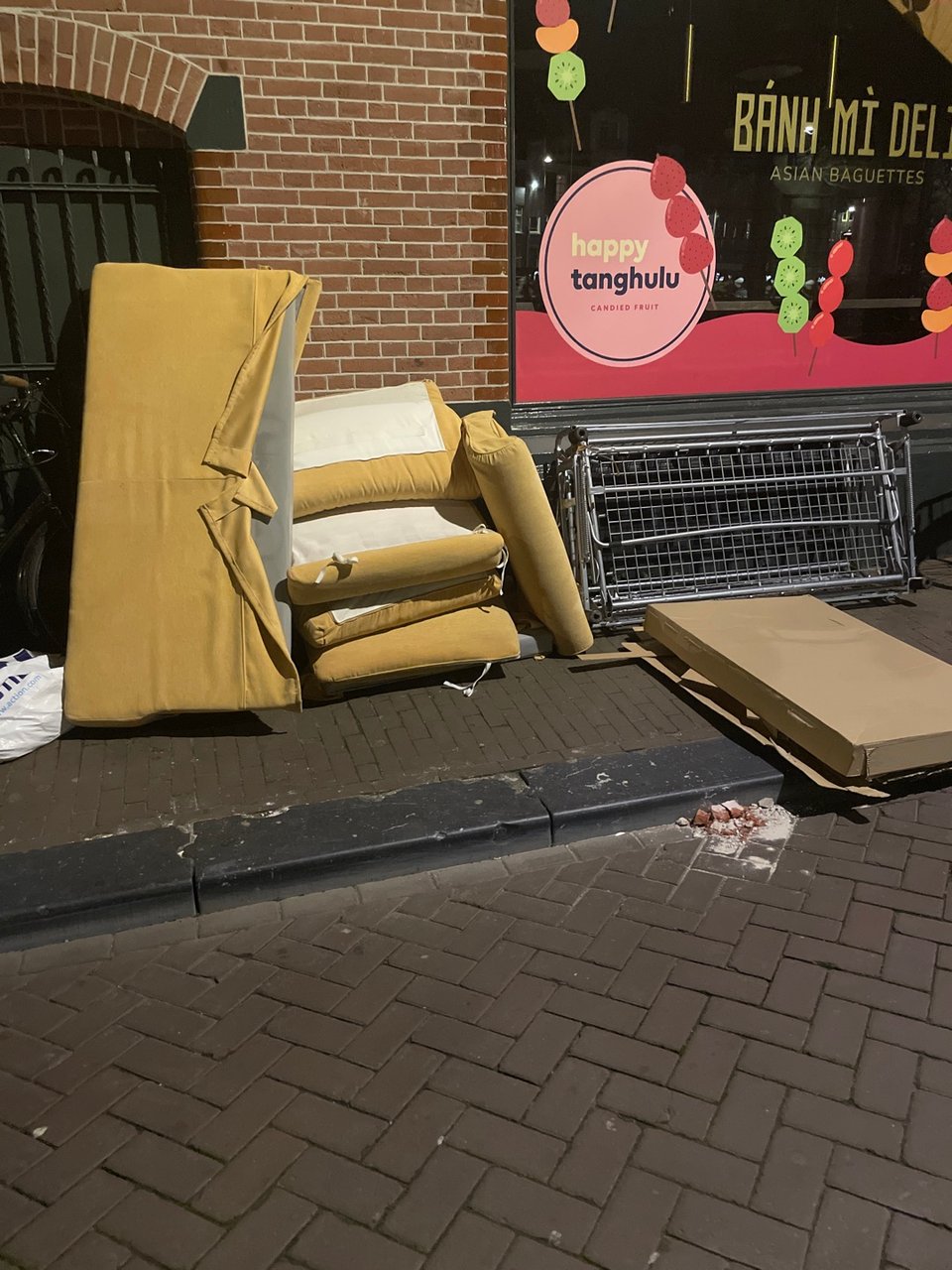 yellow couch? onderdeel en iets van slaapbank happy tanghulu