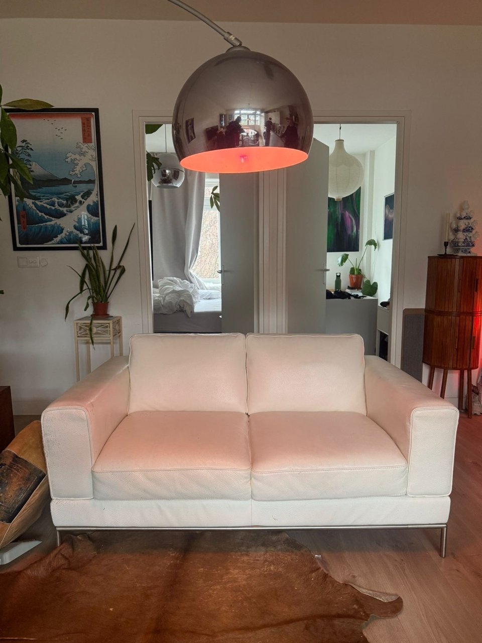 Free pick up available today! White leather couch in good condition