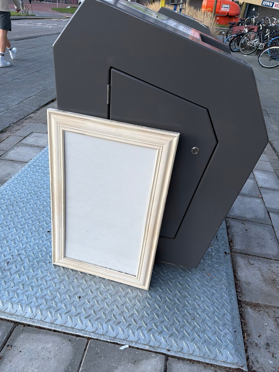 Off white frame, glass still 👌🏽