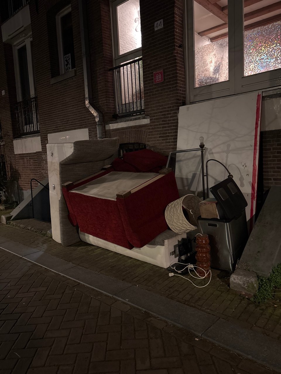 Two clean couches, standing lamp, lamp shade, double bin. Will be picked up by grof vuil on Thursday