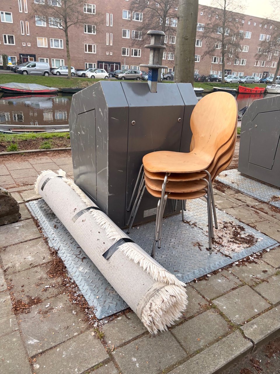 Set of chairs and the carpet