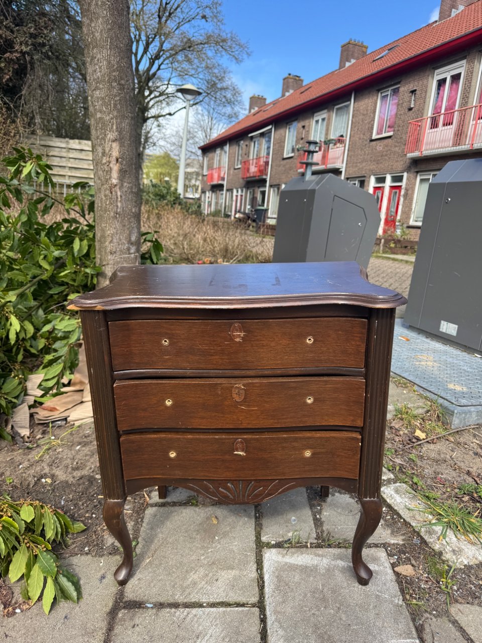 Massief houten Ladekastje
Zonder knoppen!