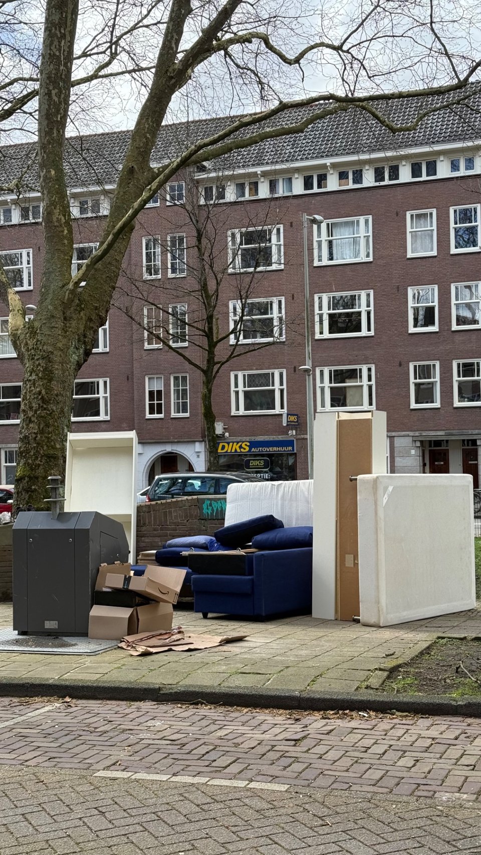 Couch and bed

(Not mine)