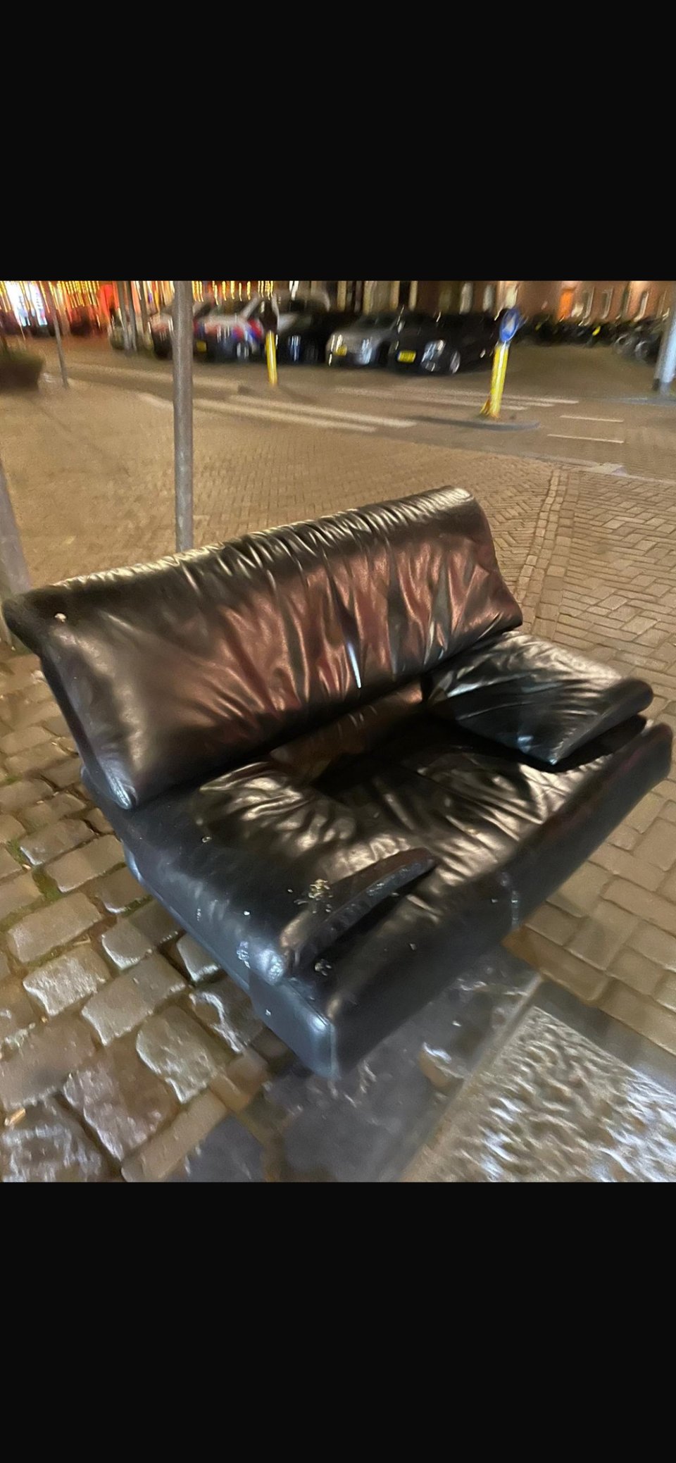 2 stuks designer stoelen zonder scheuren lijkt op B&B italia. Passen helaas niet door mijn trap