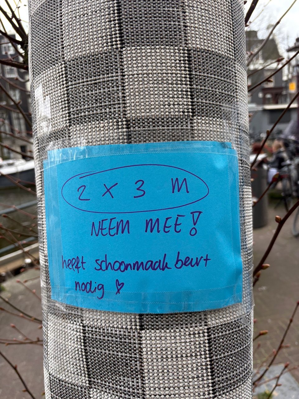 checkered rug from rugvista