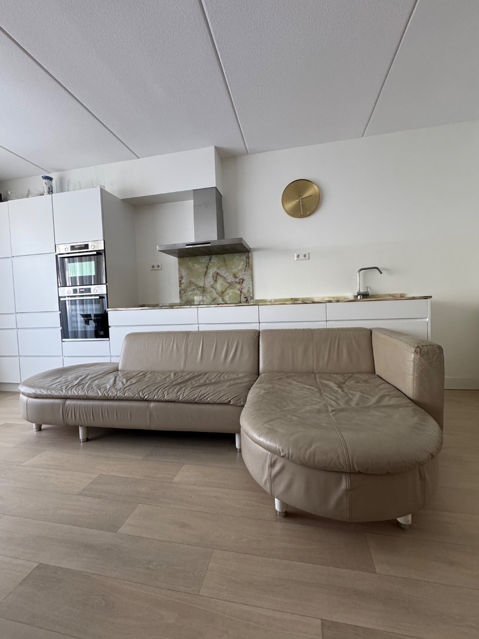 Vintage Grey leather couch
DM for pick up
Sunday afternoon it’s on the street
Dutch design by Jan des Bouvrie for Gelderland

Dimensions 
Left module: 194 (B) x 90(D)
Right module: 106 (B) x 155 (D)
Total combination: 300 (B) x 90 (D) x 72 (H) cm