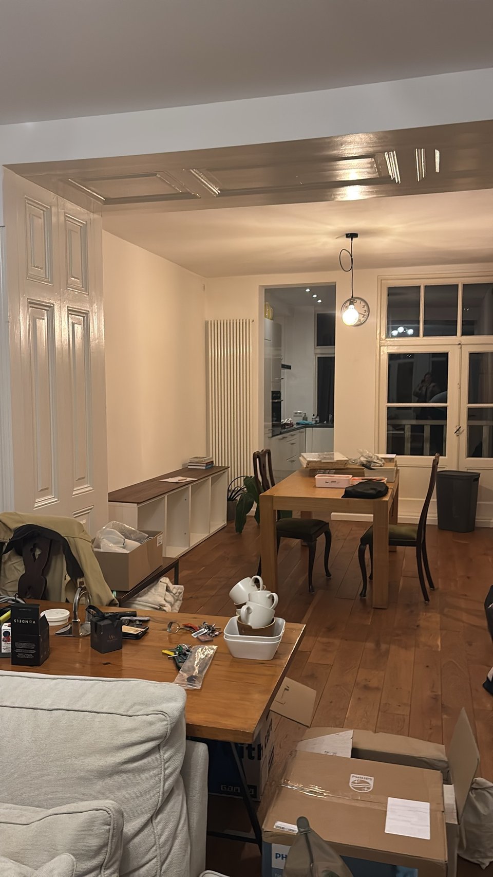 Table to pick up for free today! The table legs have already been taken off
Around 160 cm x 90cm