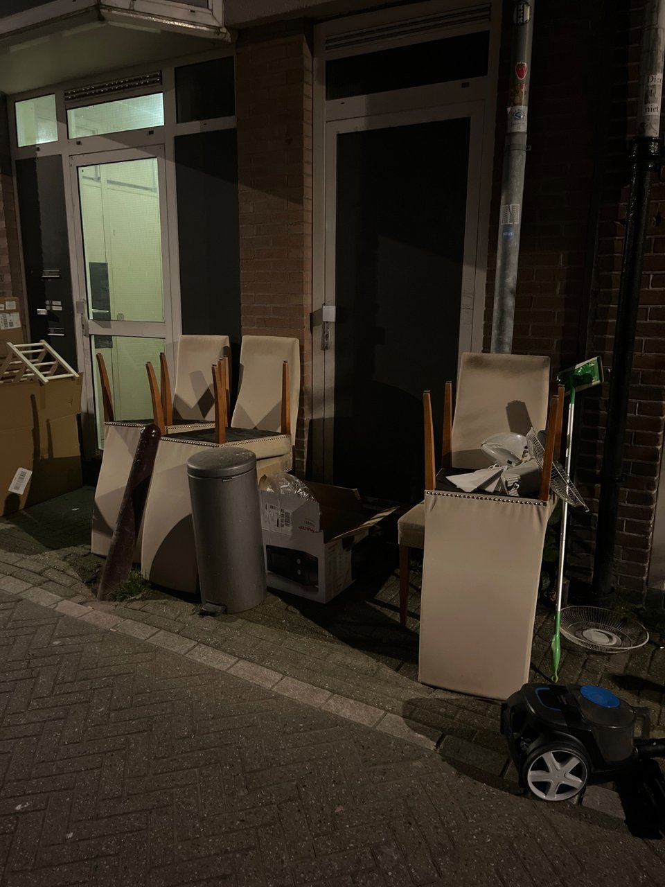 Chairs in Tuinstraat