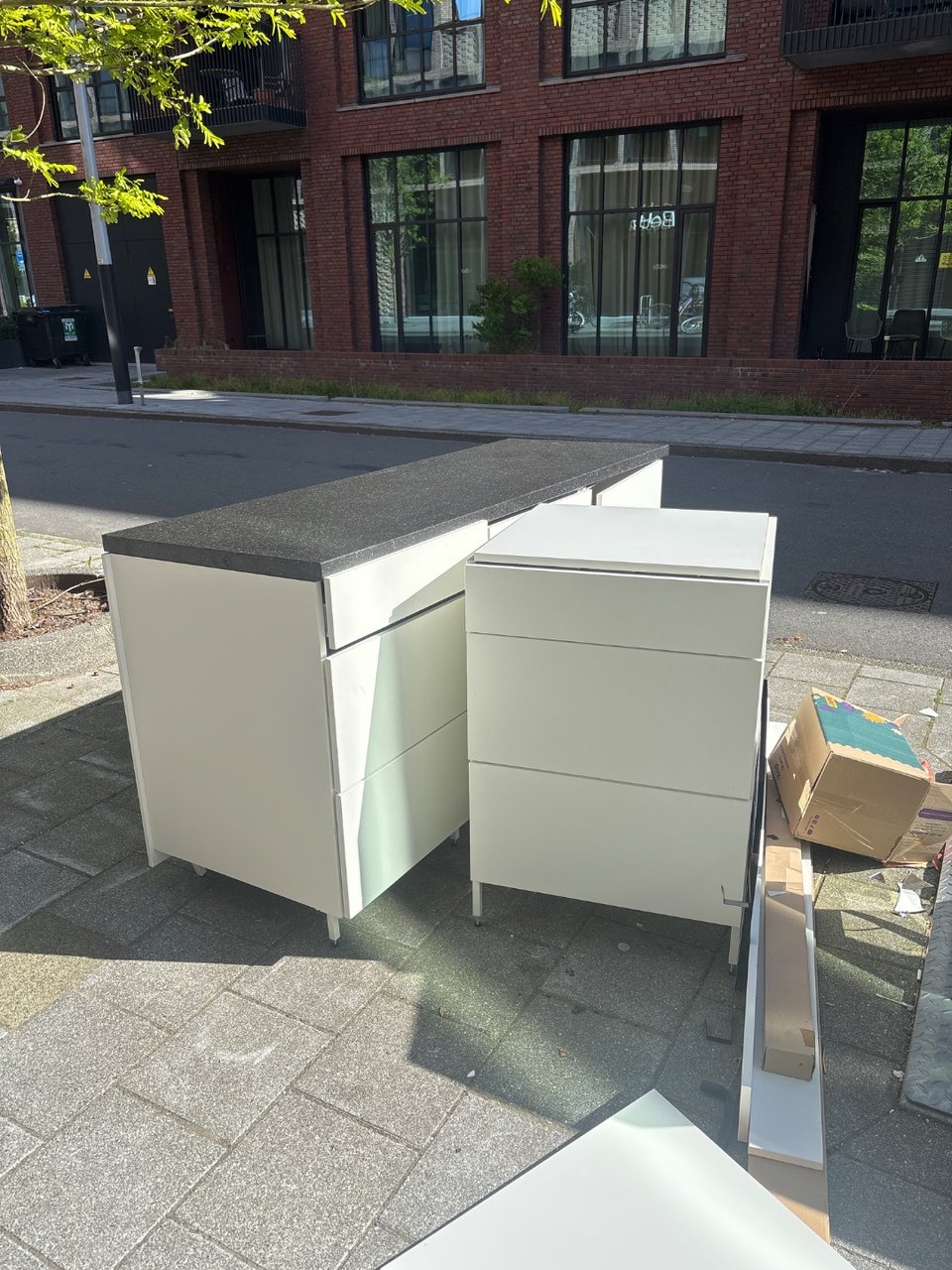 Ikea-like kitchen cabinets. One big piece ( around 200x 65 cm - very good condition) and one small piece (around 65x65 also great condition. Only one paw a bit croucked).