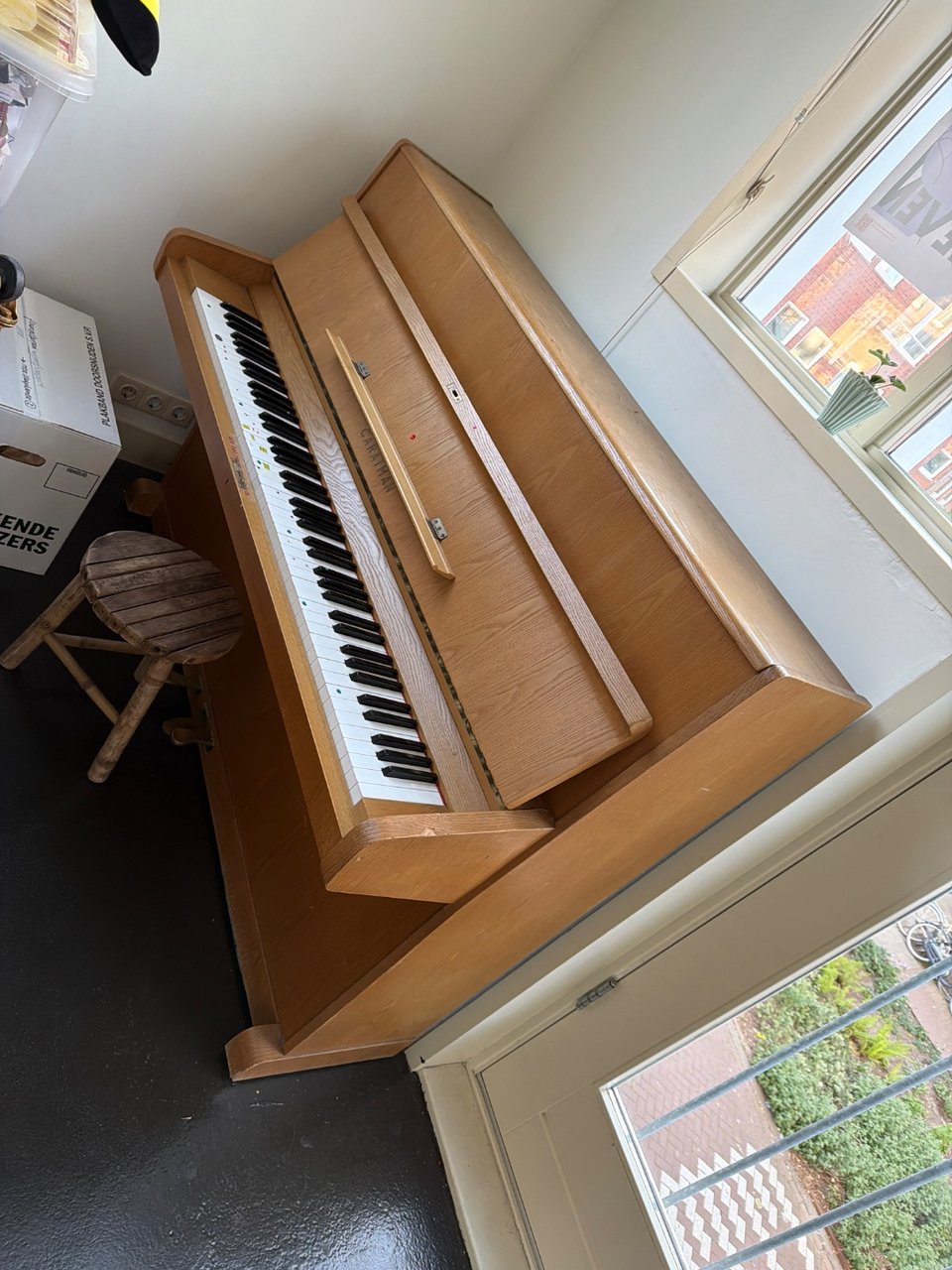 Hele fijne CARAIMAN piano gaat over een uurtje de straat op… wie wants more!?