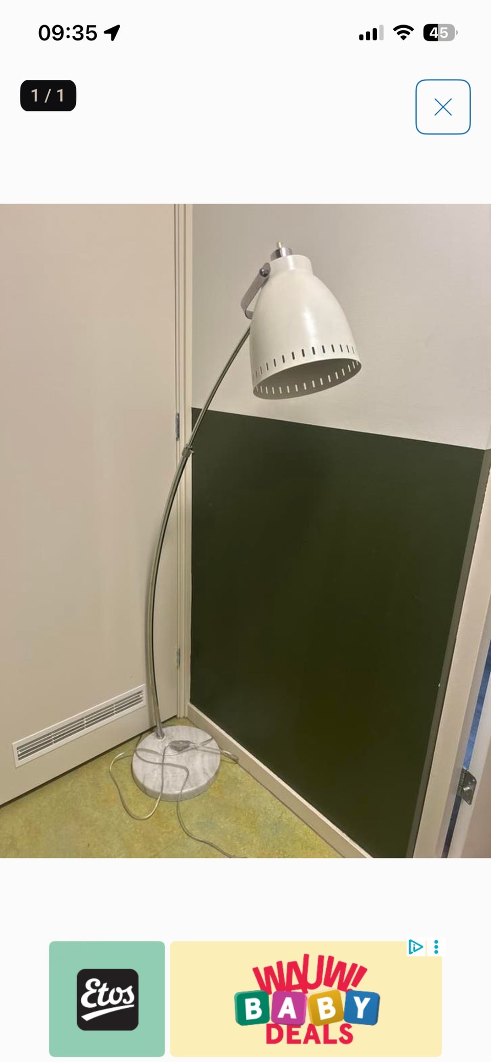 Lamp, changeable height. 
Text me if you’d like to pick up.