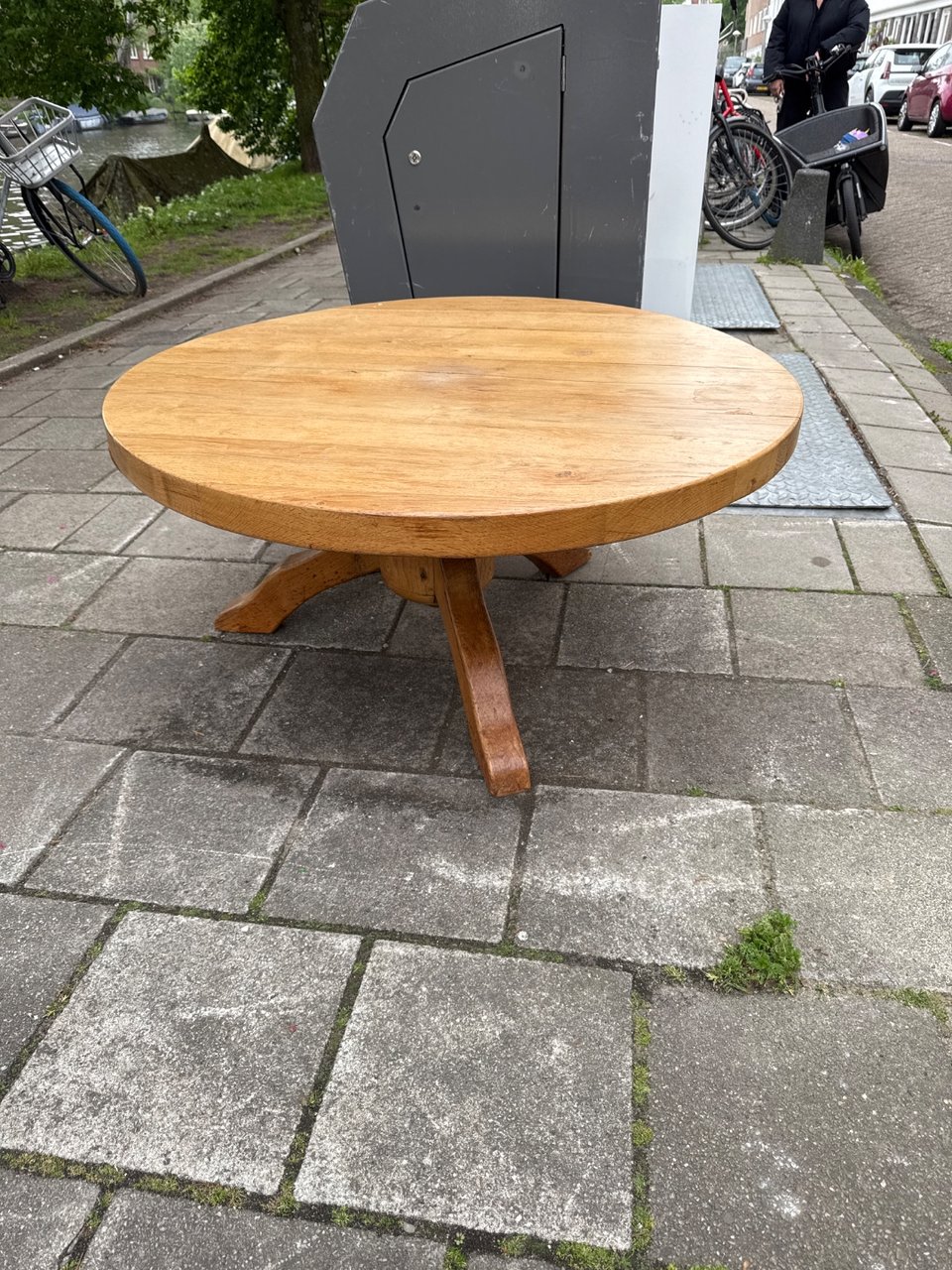 Solid wooden salontable