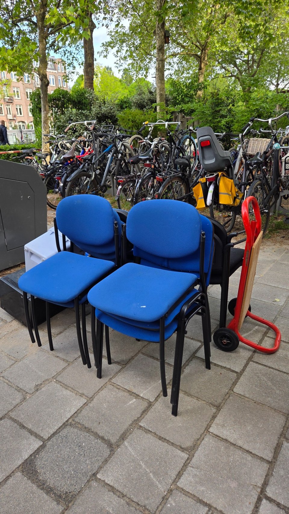 10 chairs